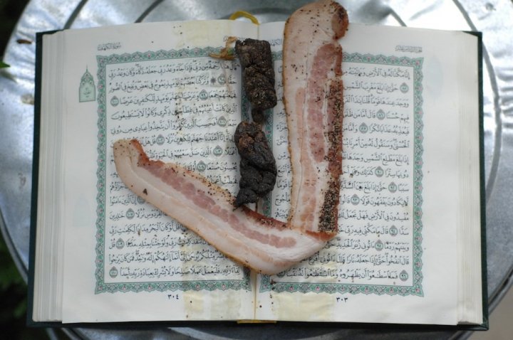DEL quran bacon shit.jpg