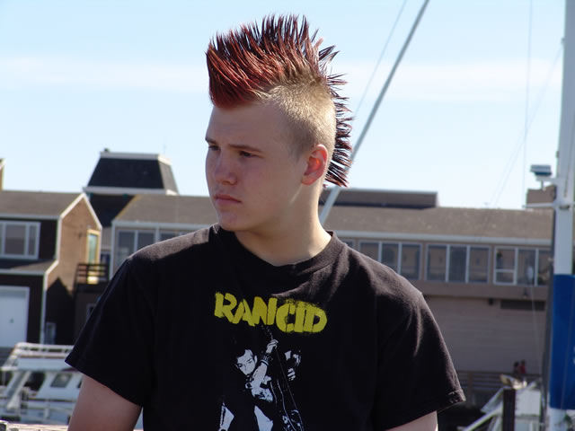 frame | Friendless Loner is friendless.