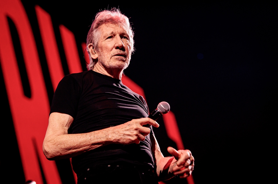 Roger-waters-live-2023-billboard-1548.jpg