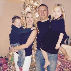 The "super blonde whore" Candy Starr with her loving family, something Ljupco [[Forever alone|will never have