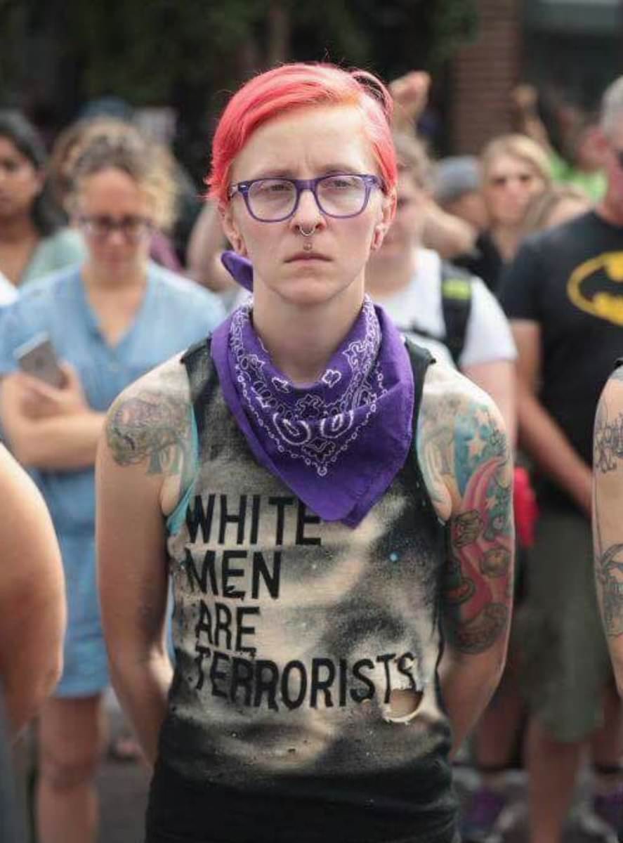 The SJW equivalent of the "kick me" post-it