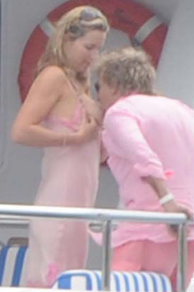 Rod Stewart supports breastfeeding.