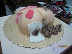 Tasteful cake decoration